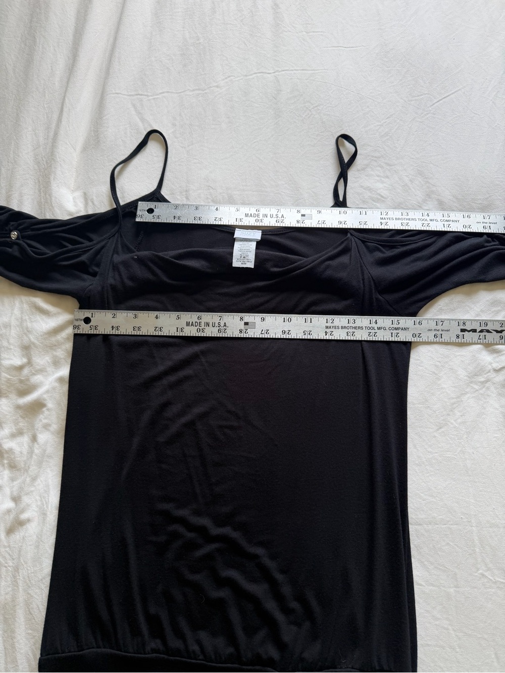 Suzy Shier Black Cold Shoulder Ruched Sleeve Top Size Medium - Picture 7 of 8
